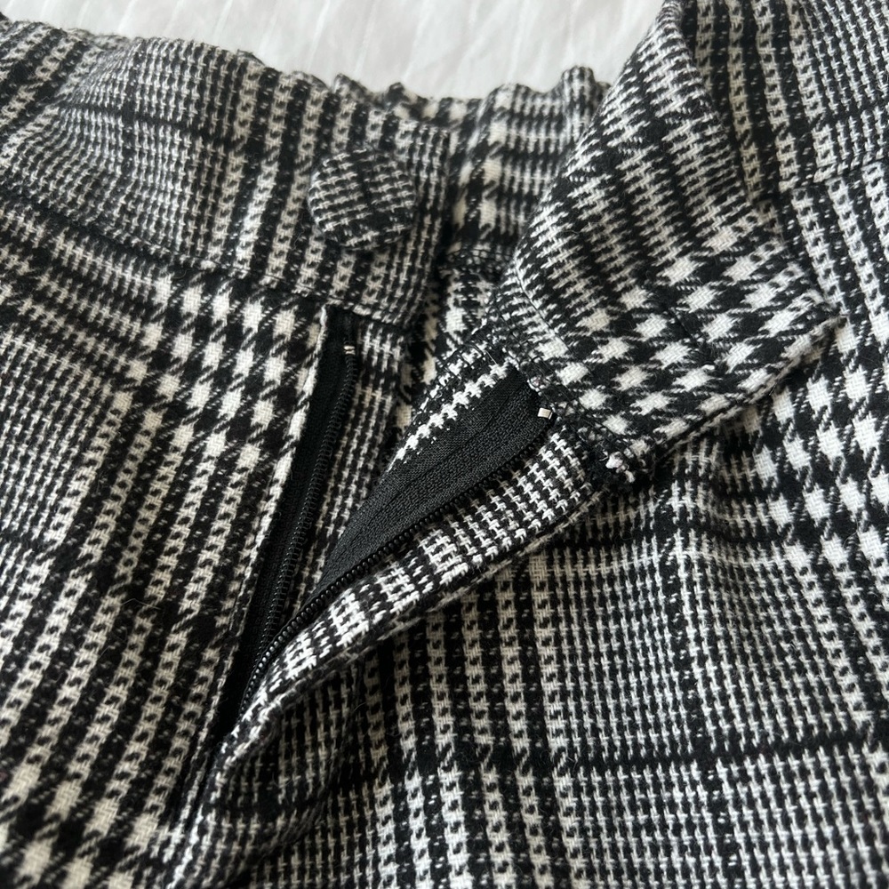 Cropped wool trouser - Picture 3 of 3